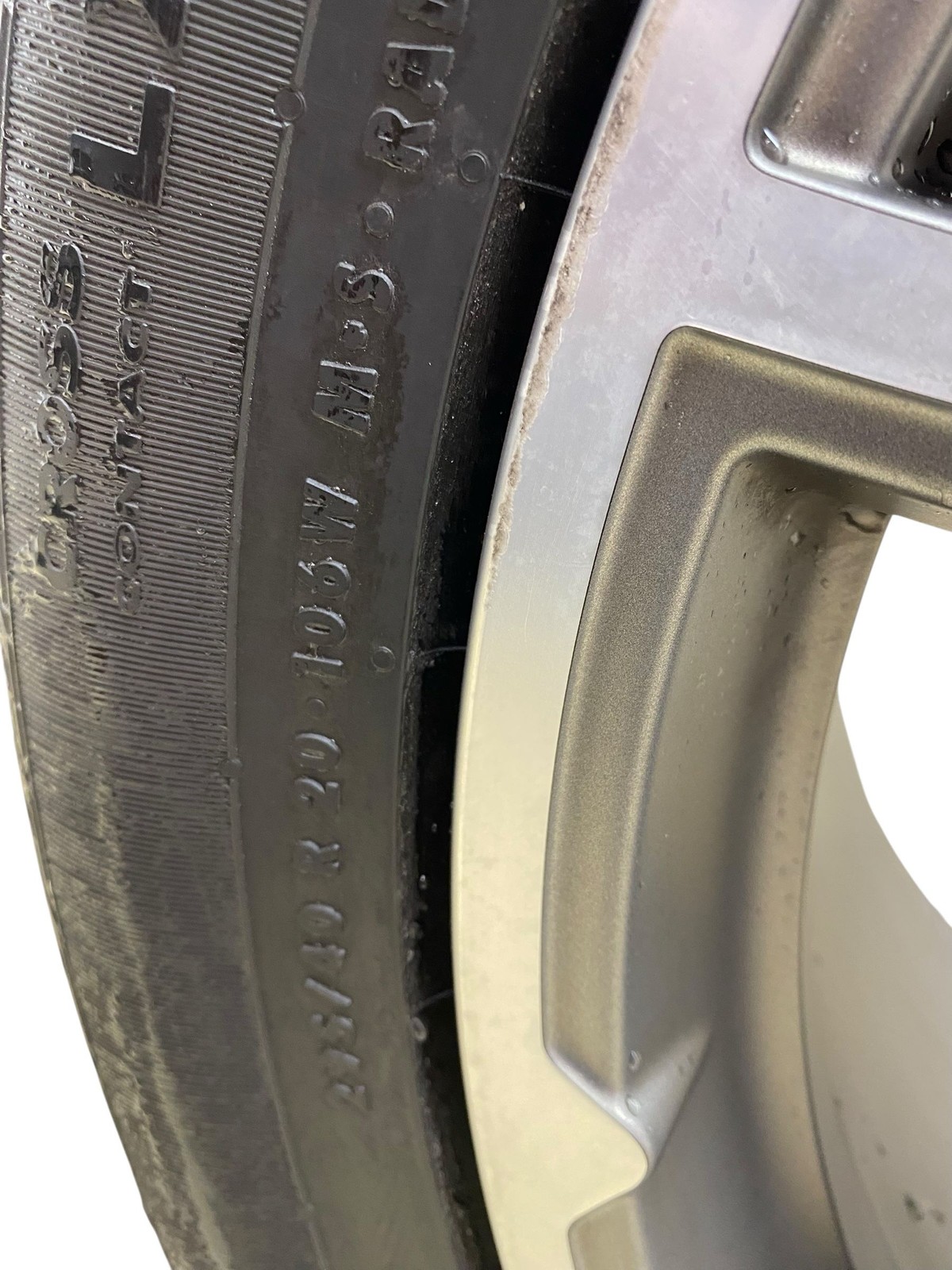 2021 MASERATI LEVANTE M161 OEM 20X10.5 5 SPOKE WHEEL W/ TIRE | GRAY *CURB RASH*