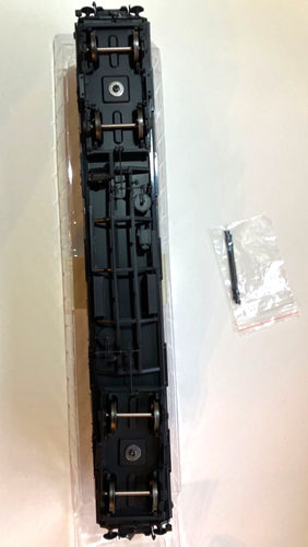 Heljan 4953 O Gauge 57' BG Chocolate and Cream BR Mk1 coach mint condition boxed - Picture 6 of 8