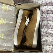 Men’s Adidas Suede Stan Smith Sneakers Size 5