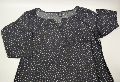 Torrid Women s Sheer Top Size 1x Heart Pattern Lightweight Black White Henley