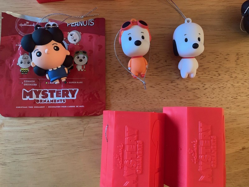 Peanuts Hallmark Mystery Minis Snoopy, Lucy, Astronaut Snoopy