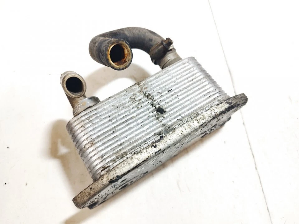 Volvo V70 2003 enfriador de radiador de aceite (enfriador de aceite) 8677973, genuino #1458685-47 Foto 2 de 3