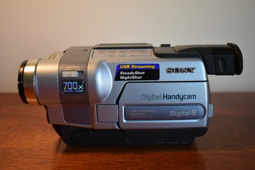 Sony Handycam DCR-TRV250 Digital8 Camcorder – For Parts/Repair, Won't Play Tapes - Picture 3 of 14