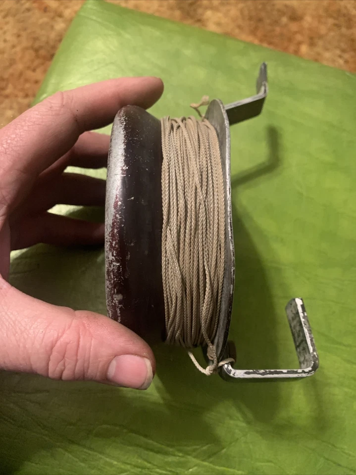 Carrete de pesca vintage Bear Archery marrón abrazadera recurva en arco gran pátina Foto 3 de 4