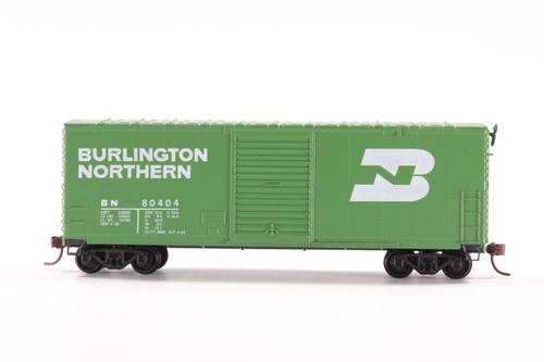 Coche de caja SD moderno HO Roundhouse Burlington Northern 40 ft PS-1 #80404 + Kadee XLNT | Zustand: Used