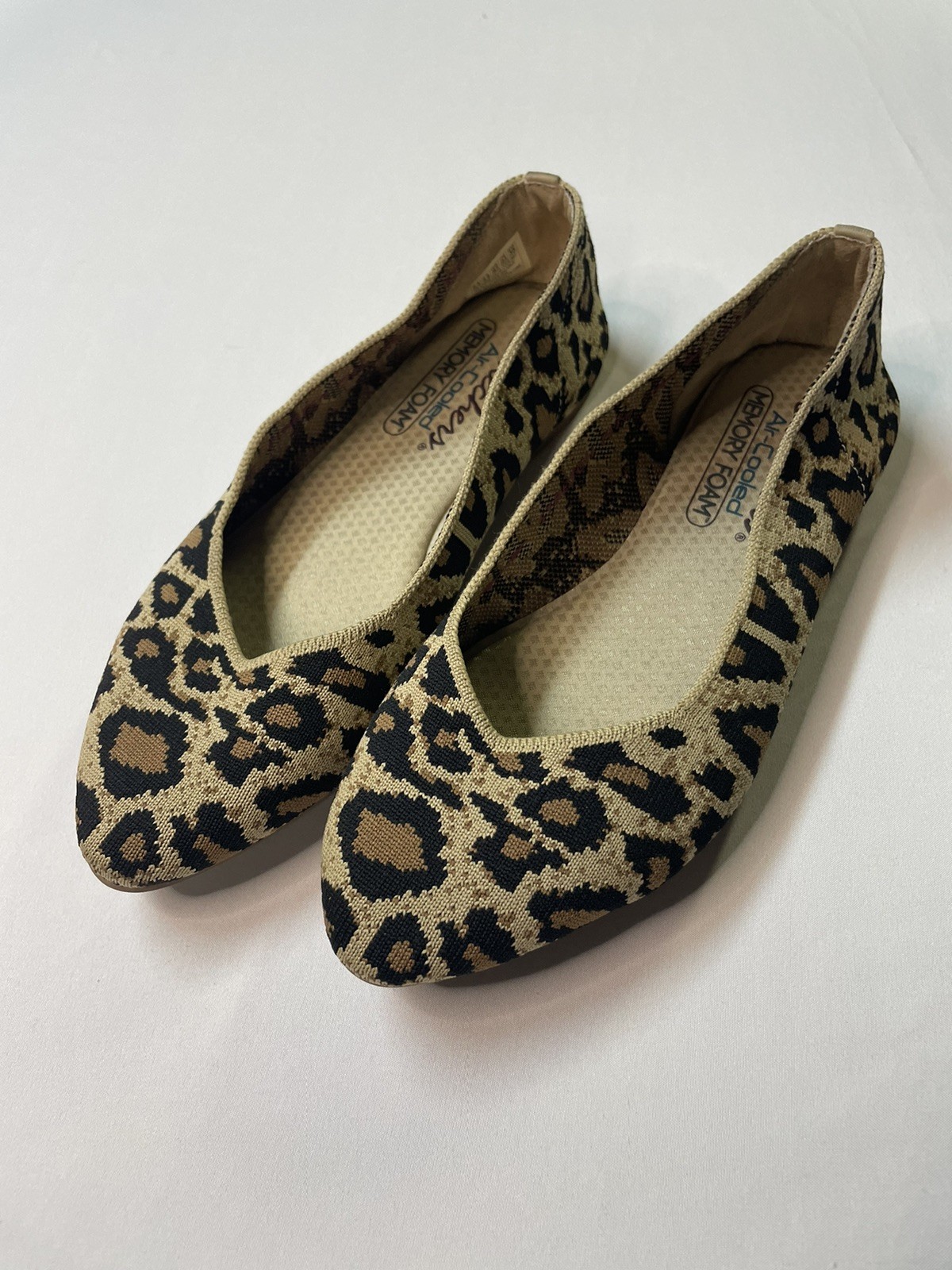 Skechers Shoes Cleo Claw-Some Womens 6.5 Leopard Cheetah Stretch Fit Flats