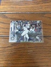2020 Topps Update Mariners Rookie Of The Year Kyle Lewis Rookie Card Debut U-21. rookie card picture