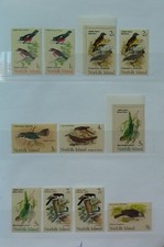 Anciennes colonies anglaises, collection de plus de 90 timbres dans un carnet