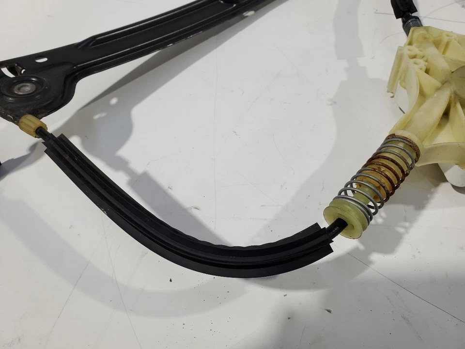 Regulador de ventana de puerta trasera derecha usado se adapta a: BMW 650I 2013 4 puertas Gran Coupé R Foto 4 de 4