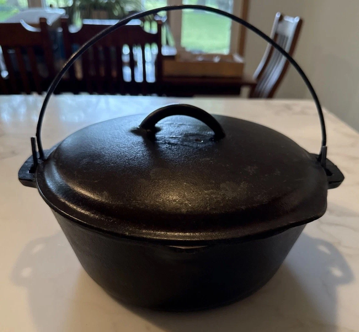 Vintage Cast Iron Camp Pot with Handle Lid Dutch Oven NO. 8 MADE IN USA 10 5/8 “