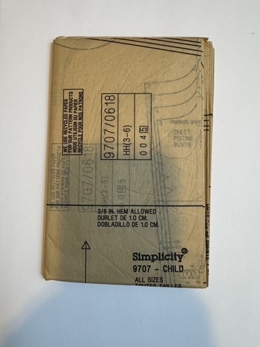 New Uncut FF Size 3-6 Girls Dress, Hat & Purse Sewing Pattern, Simplicity 9707 - Picture 5 of 6