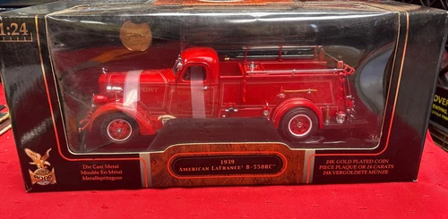 1939 Road Signature American LaFrance B-550RC 1:24 W/ CoA & Gold-Plated Coin - Picture 1 of 9