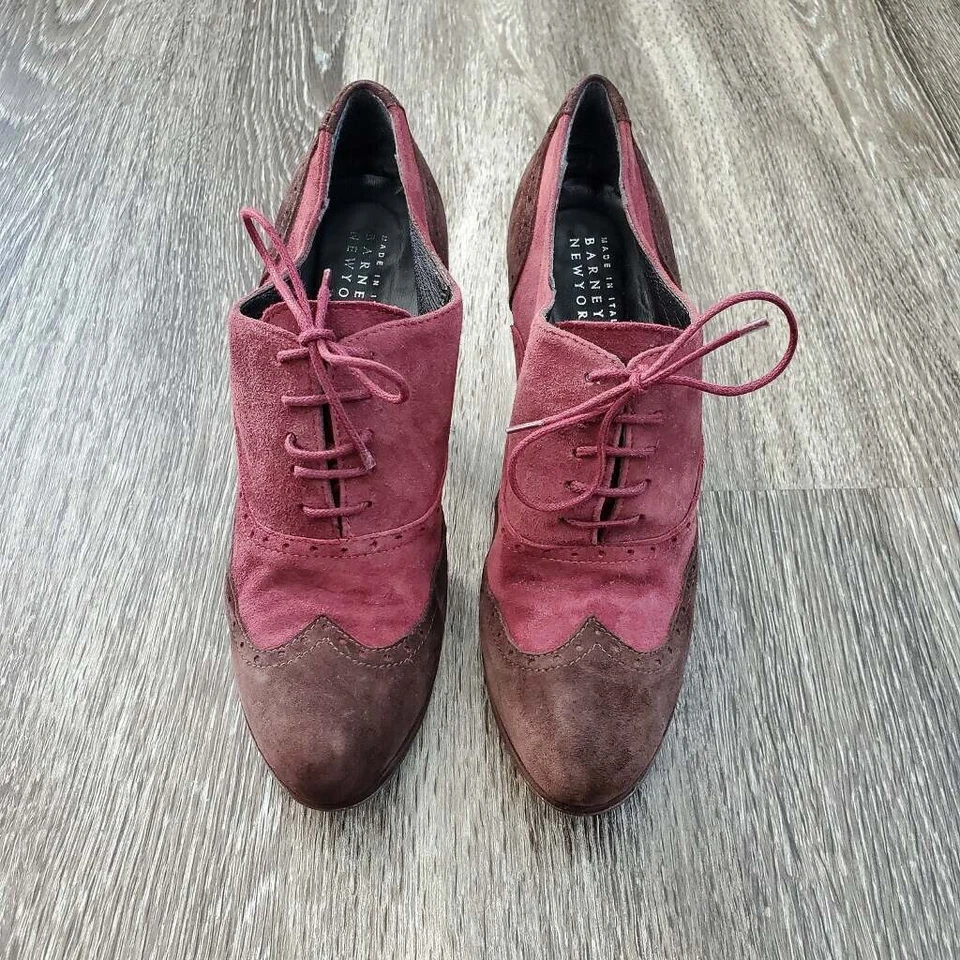 Tacón de Gamuza Borgoña Barney’s Talla (37) 6.5 ENVÍO GRATUITO Foto 2 de 4