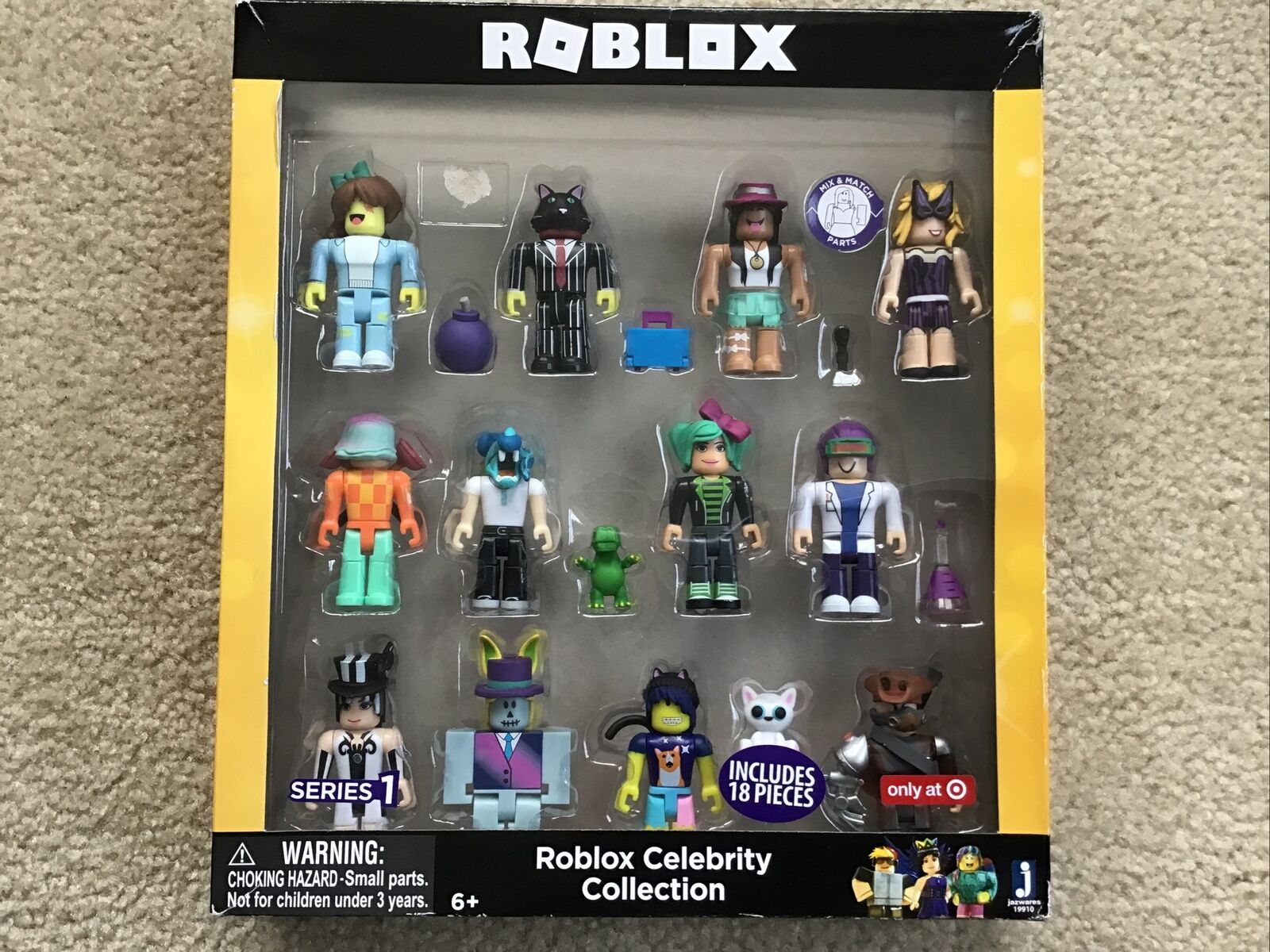  Roblox Celebrity Collection - Series 8 Mystery Figure 6 Pack  [Includes 6 Exclsuive Virtual Items] : Everything Else