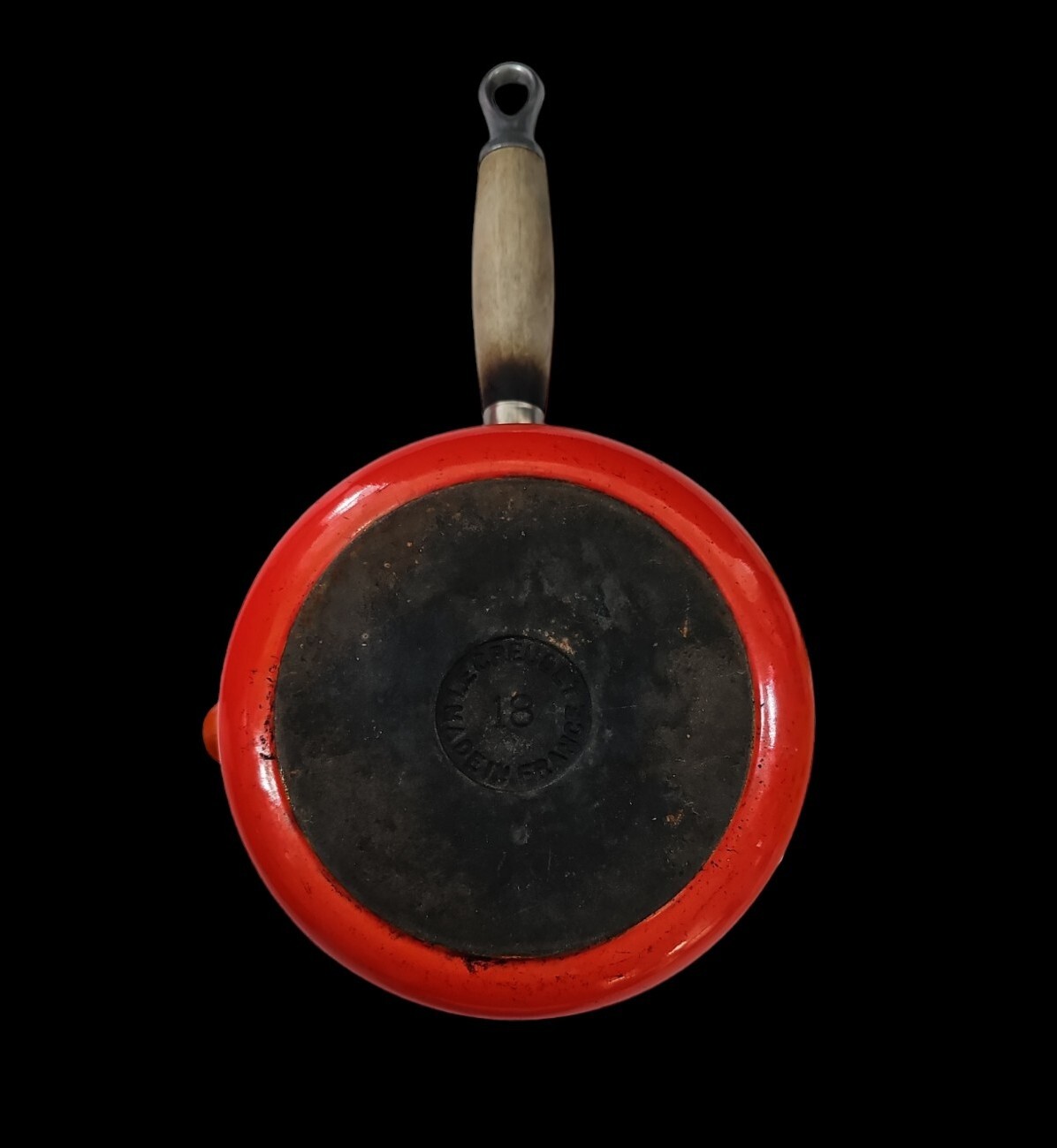 Le Creuset Orange Cast Iron 18 Saucepan w/ Lid & Wooden Handle Pour