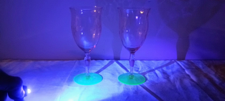 Tiffin Franciscan Etched Watermelon Uranium Wine Glass (2 Pieces) - Image 2 of 4