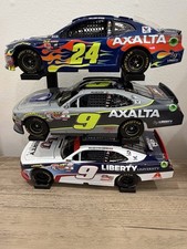 3D Printed 1:24 Diecast Display Stand Holds 3 Cars Fits Lionel NASCAR