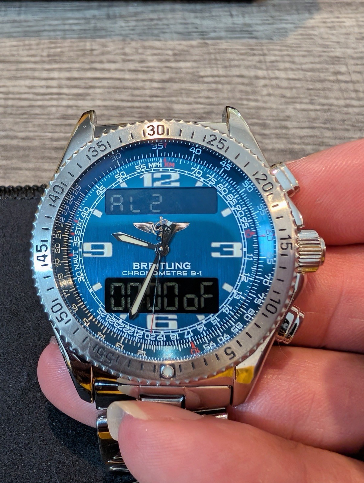 *READ DESCRIPTION!* Breitling Professional A78362 - image 9
