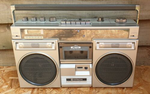 Hitachi TRK 7910E Ghettoblaster. - Bild 2 von 12