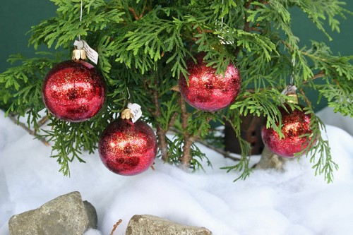 CRATE & BARREL GLITTER BALL ORNAMENTS (4) –NWT– GIVE NOEL A SPARKLING QUALITY! - Picture 7 of 7