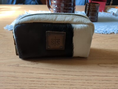 New STS Ranch wear Cowhide Clutch Purse
