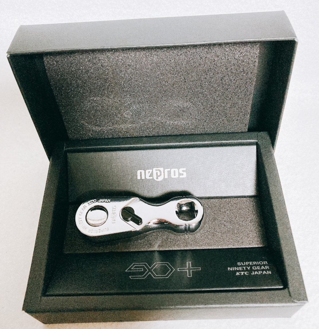 KTC KYOTO Tool Nepros 9.5sq. 90 Gear Stubby Ratchet Handle 3/8"" NBR390AH