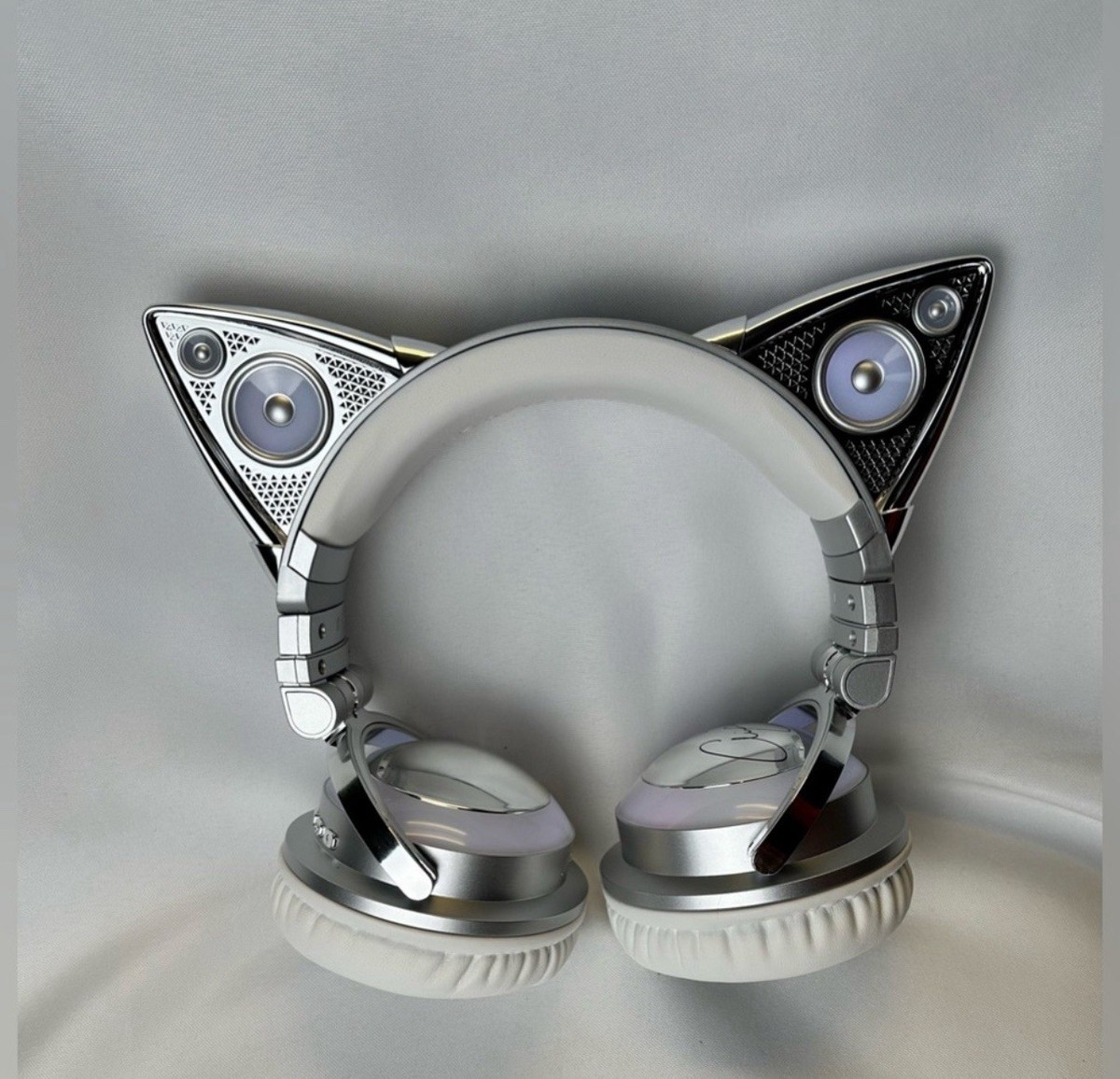 Beats by Dr Dre - アリアナグランデ　ヘッドフォン アリアナ・グランデ 着用 海外限定 ワイヤレス 猫耳