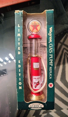 Vintage Gearbox  Limited  Edition - Wayne 1930's Texaco Gas Pump 8" Replica