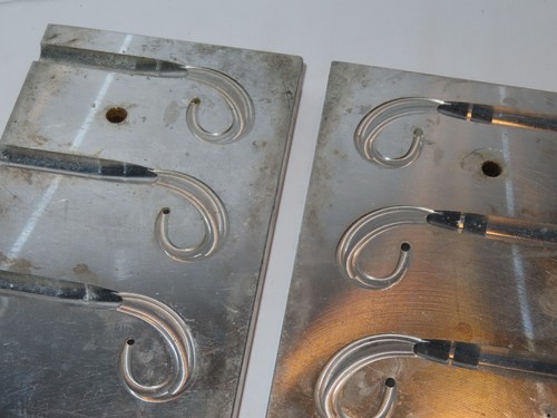 Vintage Injection Aluminum Mold Lot for Plastic Worm with Tail Making 3.5" - Bild 10 von 12