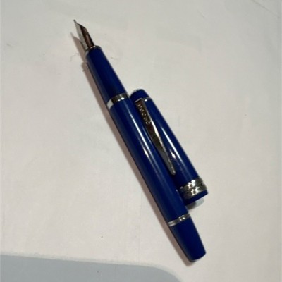 Cross Bailey light blue resin fountain pen fine nib. Classic