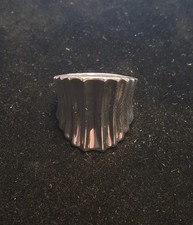 Elegant Sterling Silver 925 Flared, Ribbed Size 7 Ring