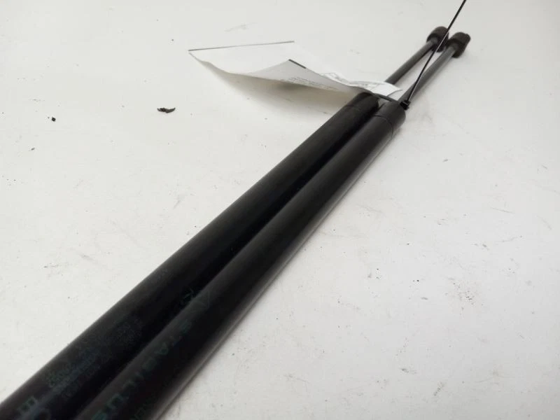 2007 - 2017 JEEP КОМПАС СТОЙКА ЗАДНЕЙ ДВЕРИ - Изображение 3 из 4