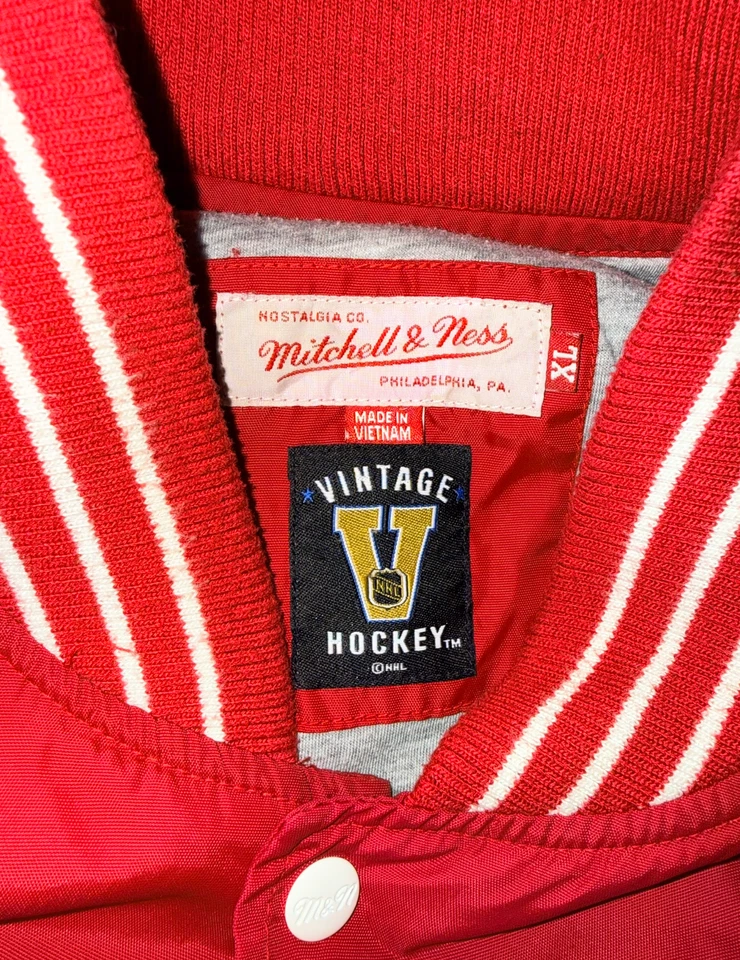 Vintage Esque Detroit Redwings Red Button Up Jacket Size XL - Image 2 of 4