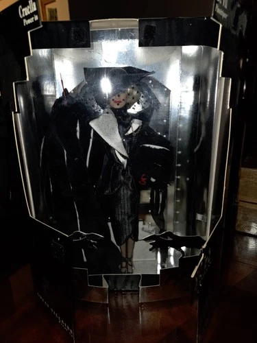 Mattel Disney 101 Dalmatians - Cruella Deville Villain Doll NIB