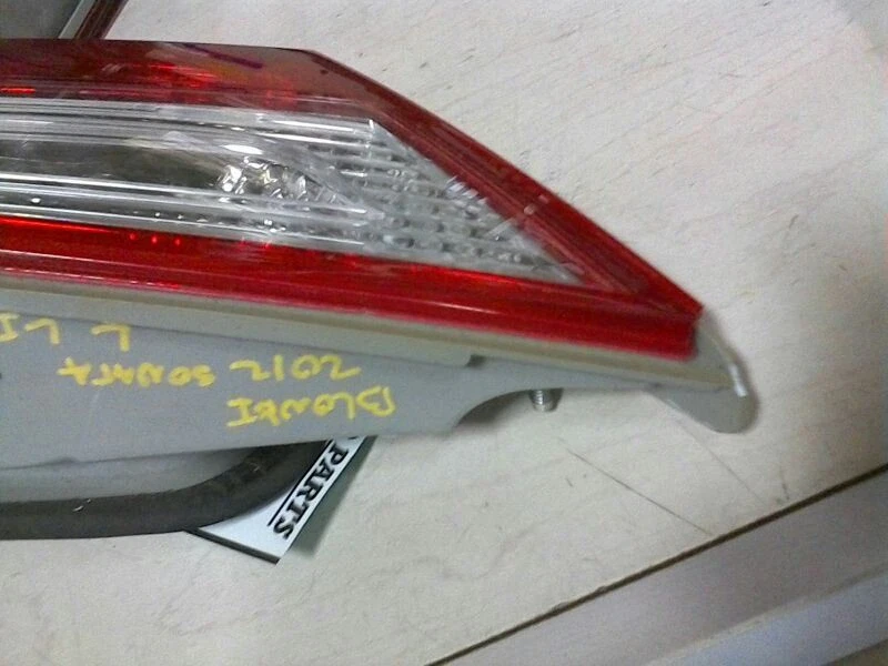 Luz trasera del conductor VIN B tapa de octavo dígito montada para 11-14 SONATA 279855 Foto 4 de 4