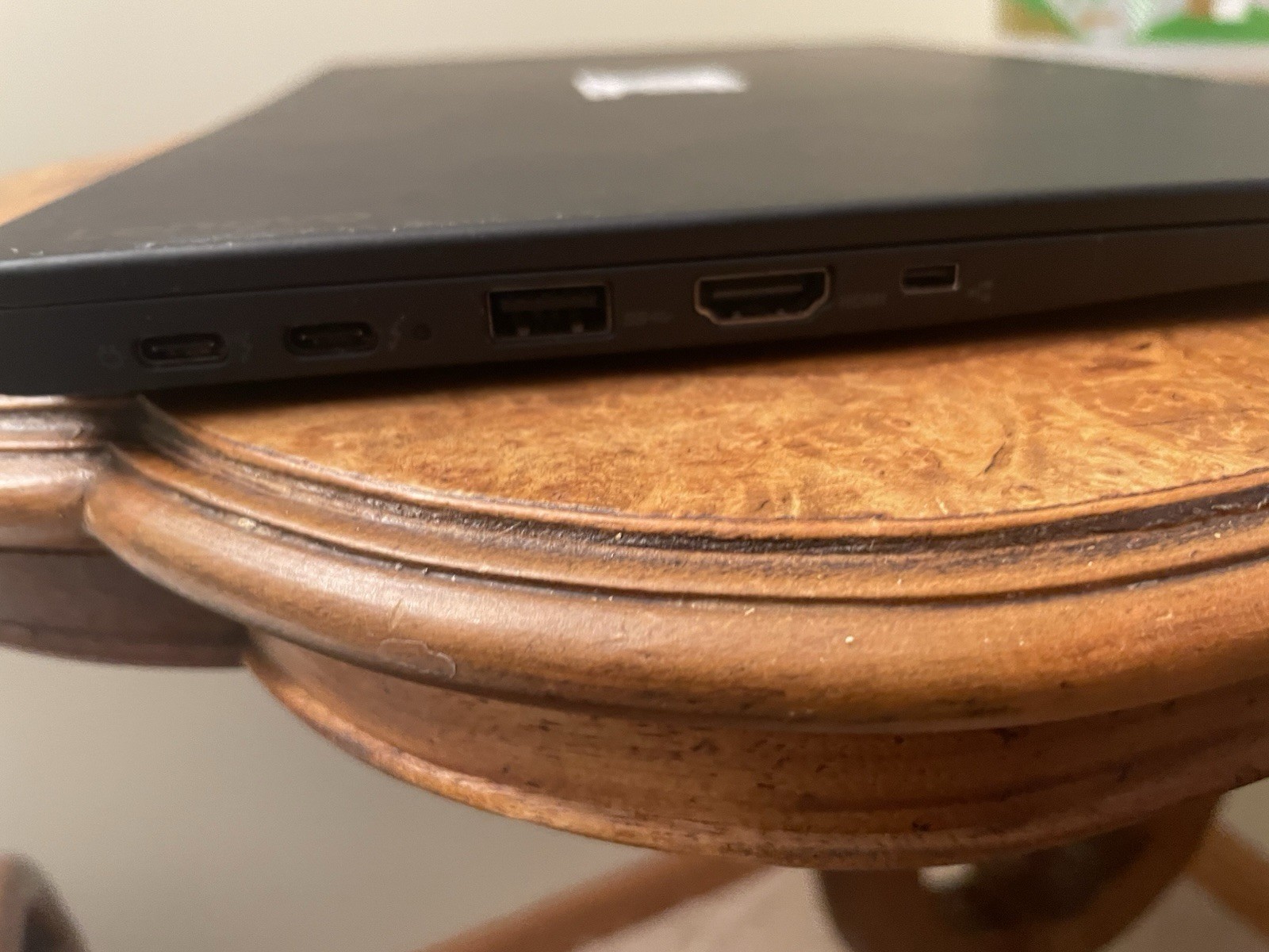 Lenovo ThinkPad X1, 14-Inch Laptop, with Intel Core i7-7500U, Linux
