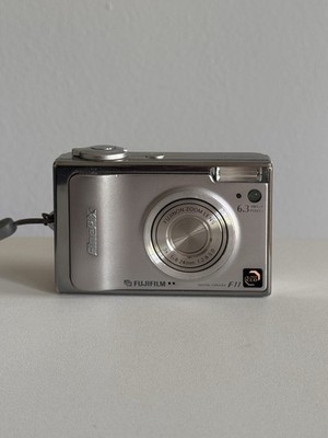 Fujifilm FinePix F11 | Legendäre SuperCCD Digitalkamera | voll funktionsfähig