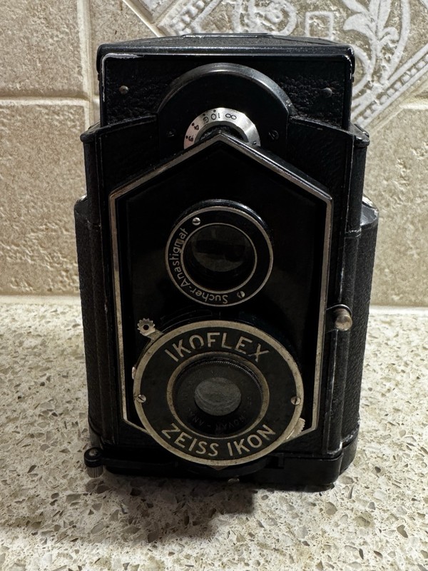 Zeiss Ikon Ikoflex model 850/16 TLR Medium Format WORKING Collector Camera