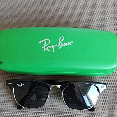 Ray-Ban Junior Sonnenbrille Kleinkinder schwarz Halbrahmen getönt mit Etui