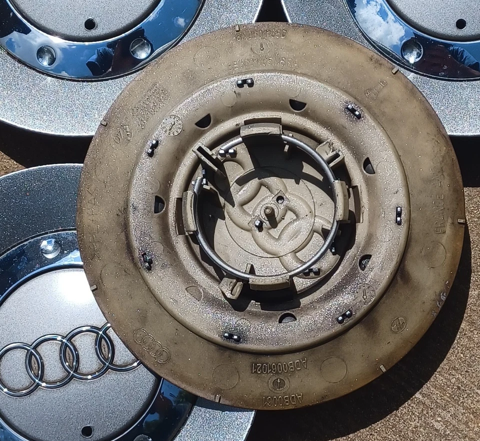 Juego de 4 tapas centrales audi a4, 2005-2011 número de pieza 8n0 601165 d repintado Foto 3 de 3