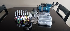 USED MASTER AIRBRUSH TC-320 1/5 HP COOL RUNNER II-LOT 3 BRUSHES AND 48 COLORS!