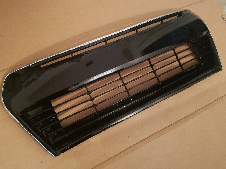 fits 2014-2016 TOYOTA COROLLA S MODEL w/CHROME Front Bumper Lower Grille NEW Foto 2 de 4