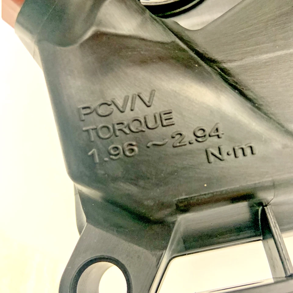 Nissan Genuine Engine Valve Cover Part # 13264-BV80A OEM NOS - image 3 of 4