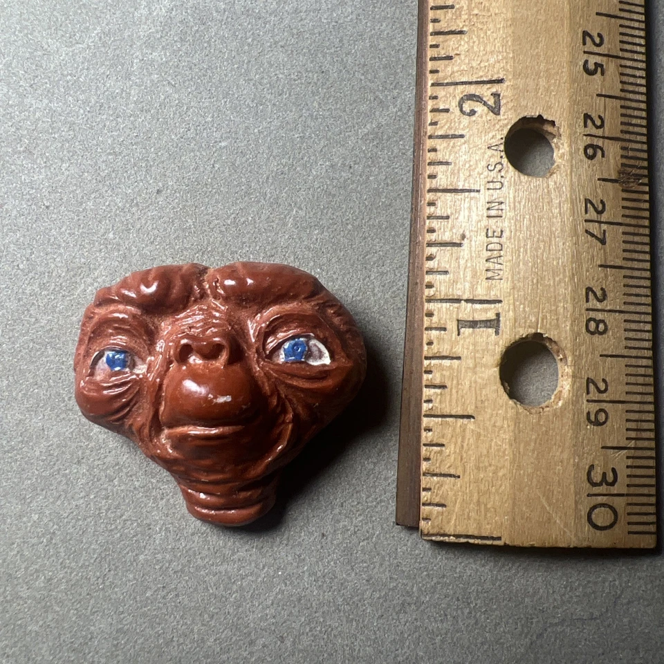 De colección E.T. EXTRA TERRESTRE Película 3D Cabeza PIN Joyería Corbata Pin Mochila Sombrero Foto 4 de 4