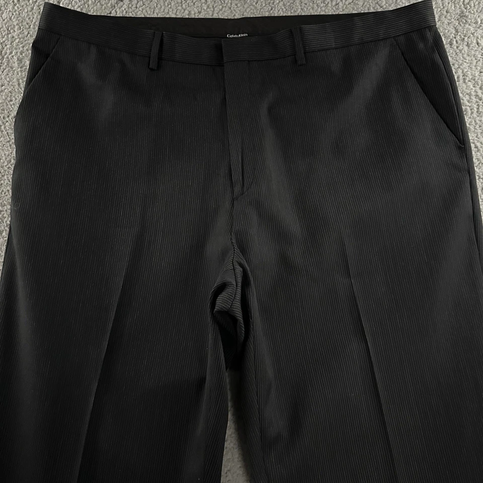 Pantalones de vestir Calvin Klein para hombre negros grises talla 40x32 mezcla de lana a rayas Foto 2 de 4