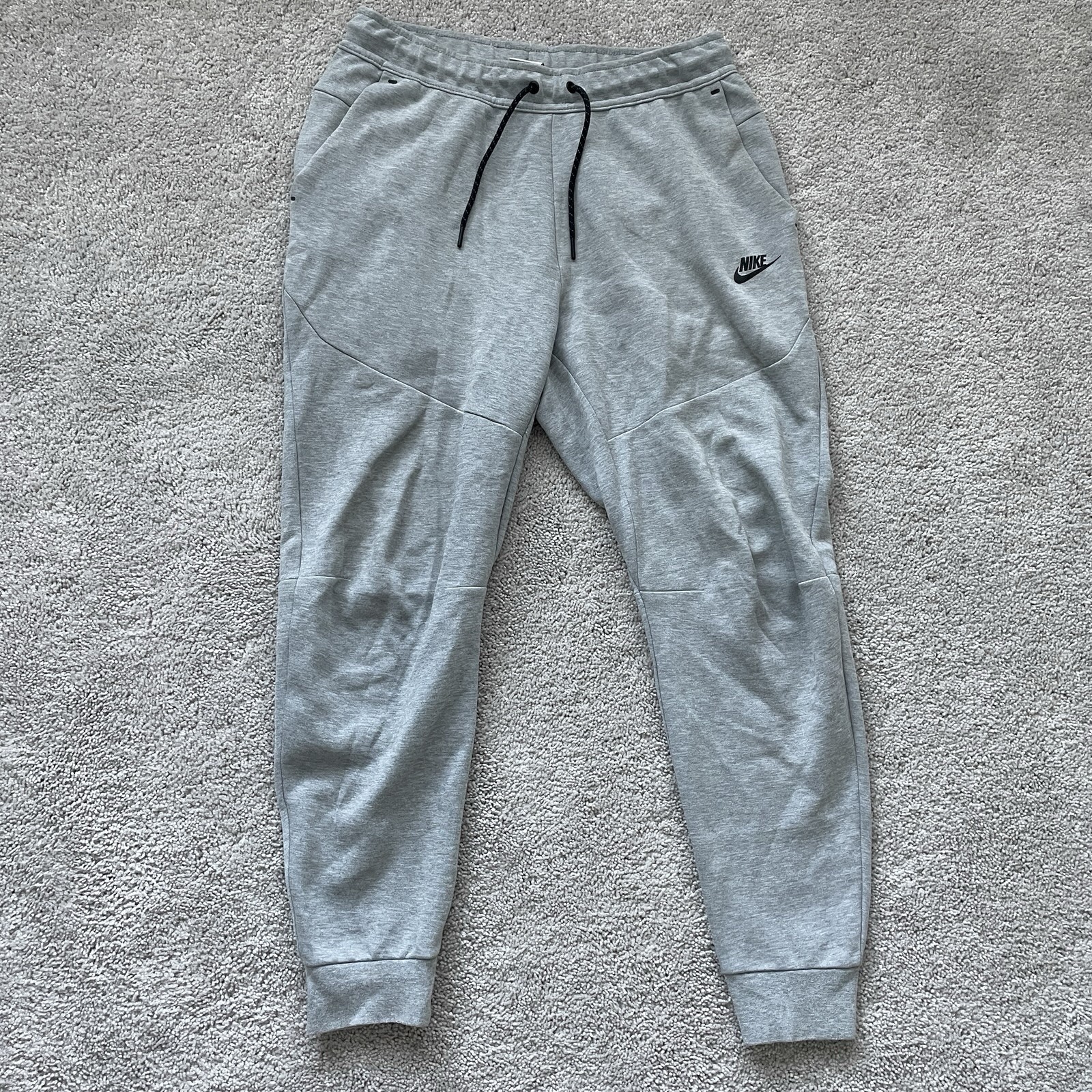 Nike Tech Fleece Jogger Pants Mens Medium Gray Slim Tapered CU4495-063