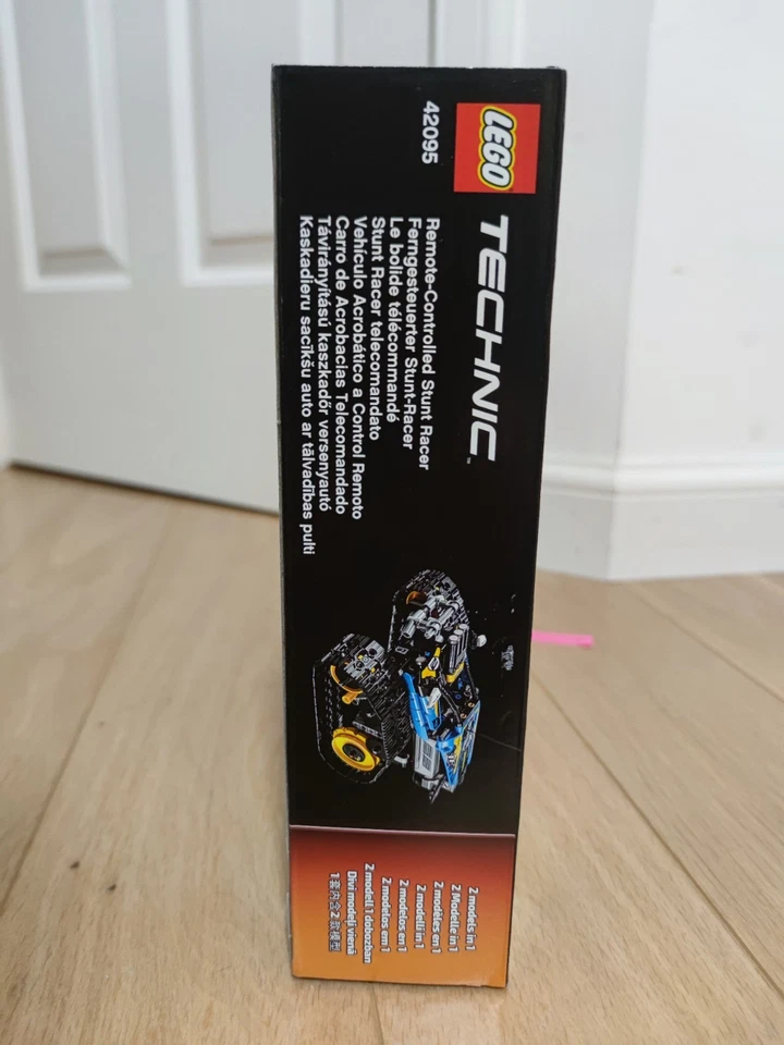 LEGO 42095 Technic 2-in-1 Remote-Controlled Stunt Racer  Brand New & Sealed - Image 3 of 4