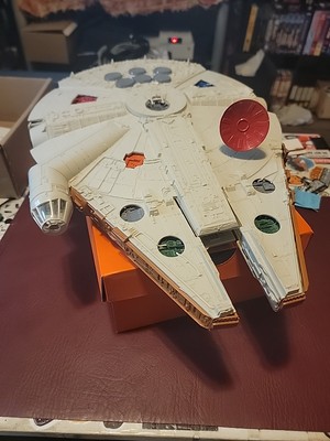 Millennium Falcon Vintage Model Kit  Star Wars 1980s memorabilia 