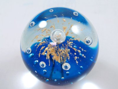 M Design Art Gold Speckle Geyser Paperweight PW-823 A