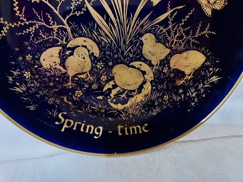 Vtg 1974 LINDNER SPRING TIME Limited Edition Cobalt Blue 24 kt Gold Wall Hanging - Picture 5 of 8